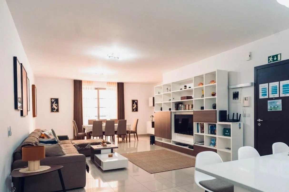 Belmonte Heights - Luxury 3 Bedroom Apartment location